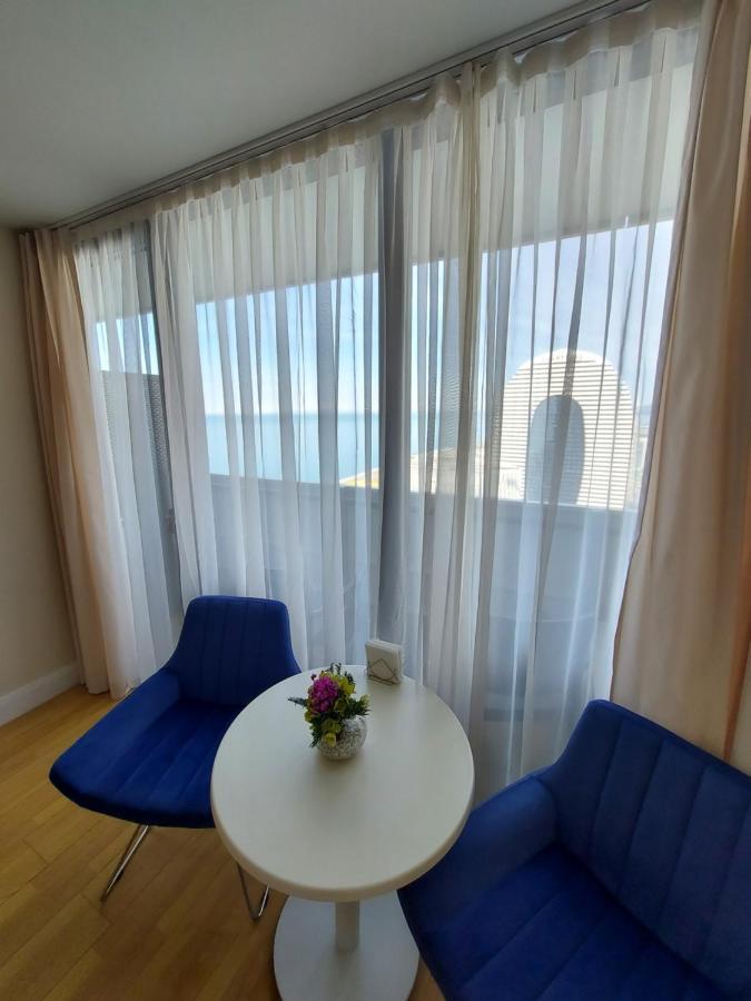 Номера На Высоких Этажах 24,31 Lägenhet Batumi Exteriör bild