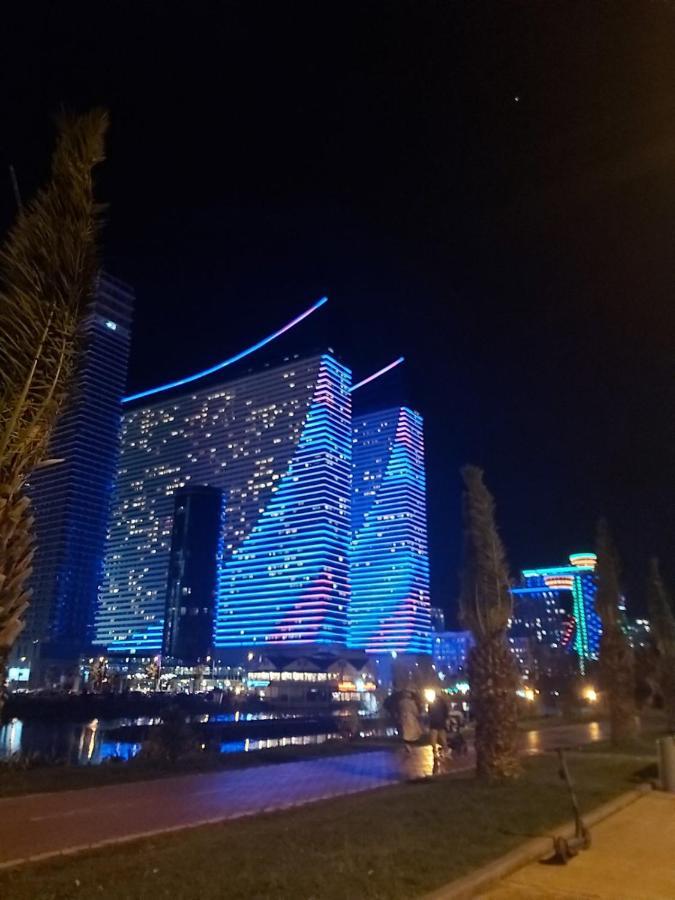 Номера На Высоких Этажах 24,31 Lägenhet Batumi Exteriör bild