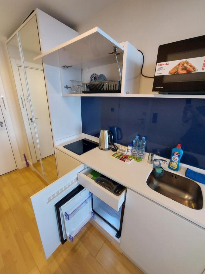 Номера На Высоких Этажах 24,31 Lägenhet Batumi Exteriör bild