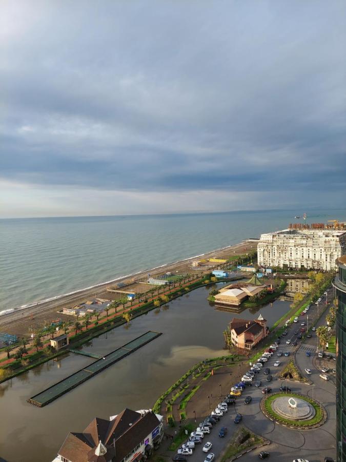 Номера На Высоких Этажах 24,31 Lägenhet Batumi Exteriör bild
